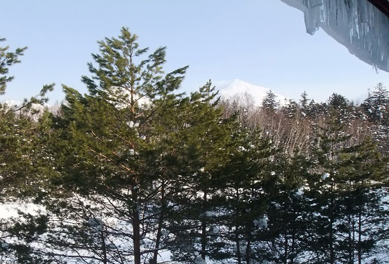 美瑛 白金温泉の宿から大雪山系が見える。